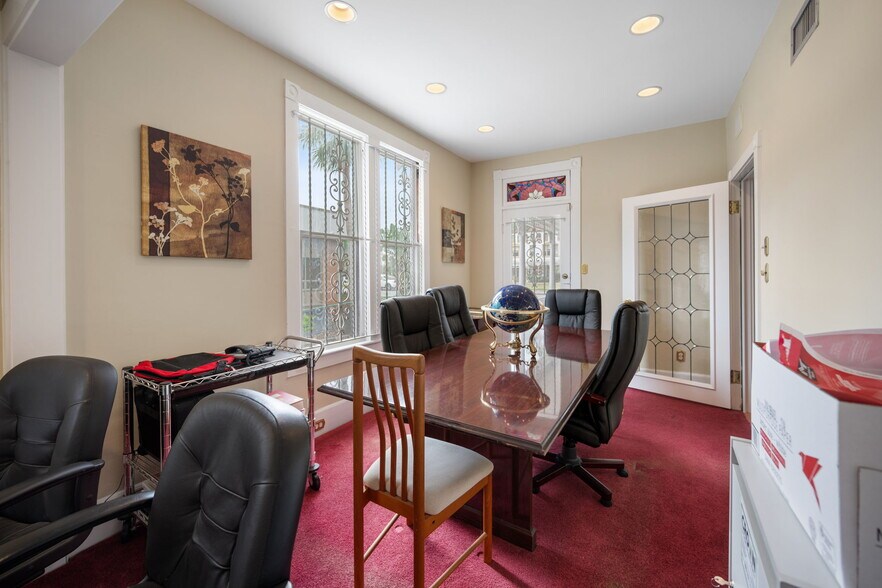 More Photos Of 339 S Ridgewood Ave, Daytona Beach Office Residential For Sale