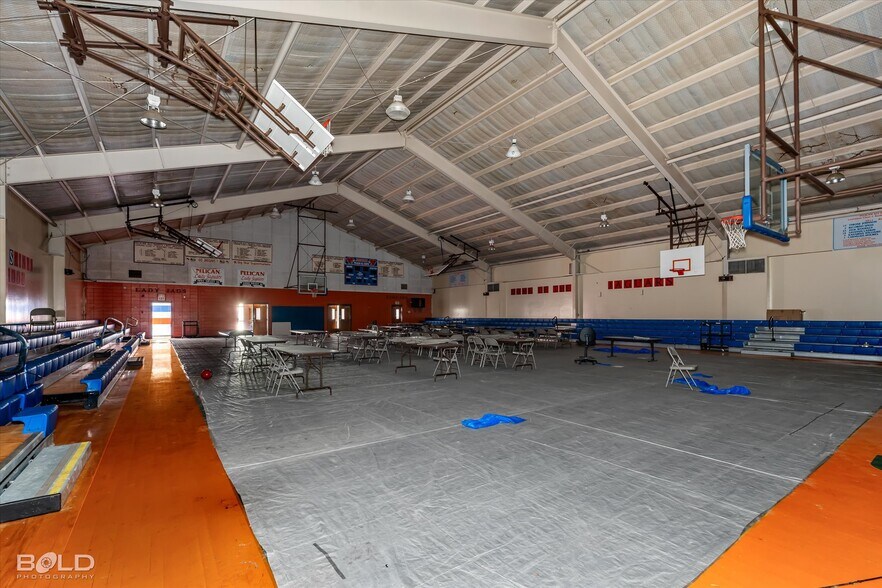 More Photos Of 200 All Saints Rd, Pelican Schools For Sale