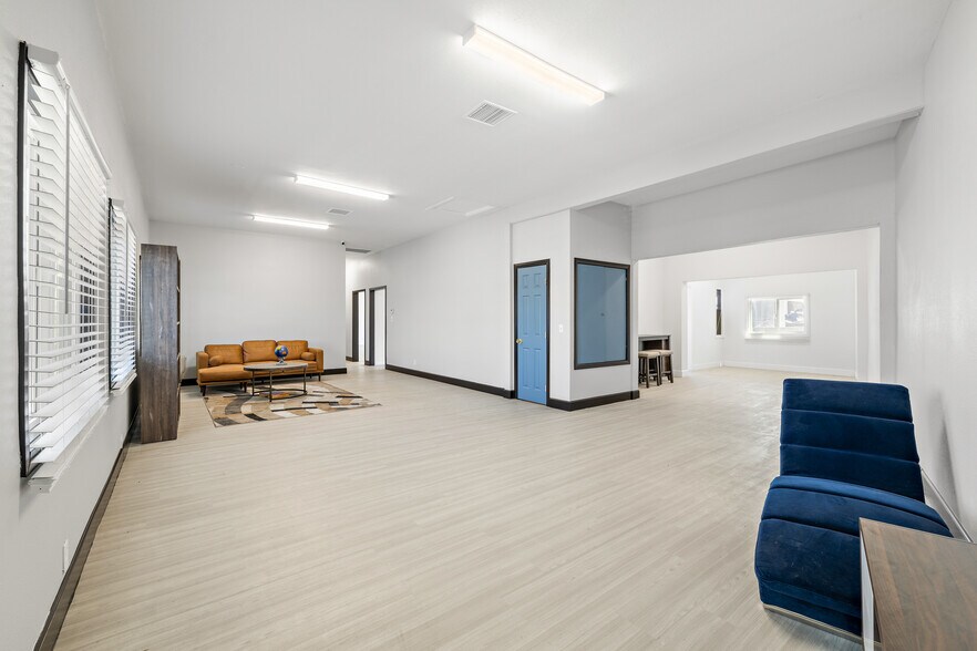 More Photos Of 5013-5017 Telegraph Rd, Los Angeles Light Manufacturing For Sale