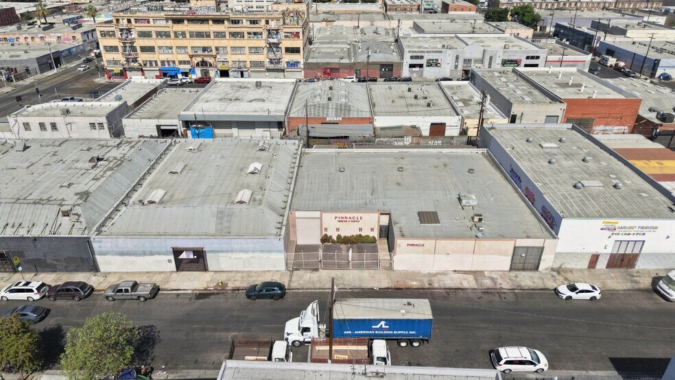 More Photos Of 777 Stanford Ave, Los Angeles Warehouse For Lease