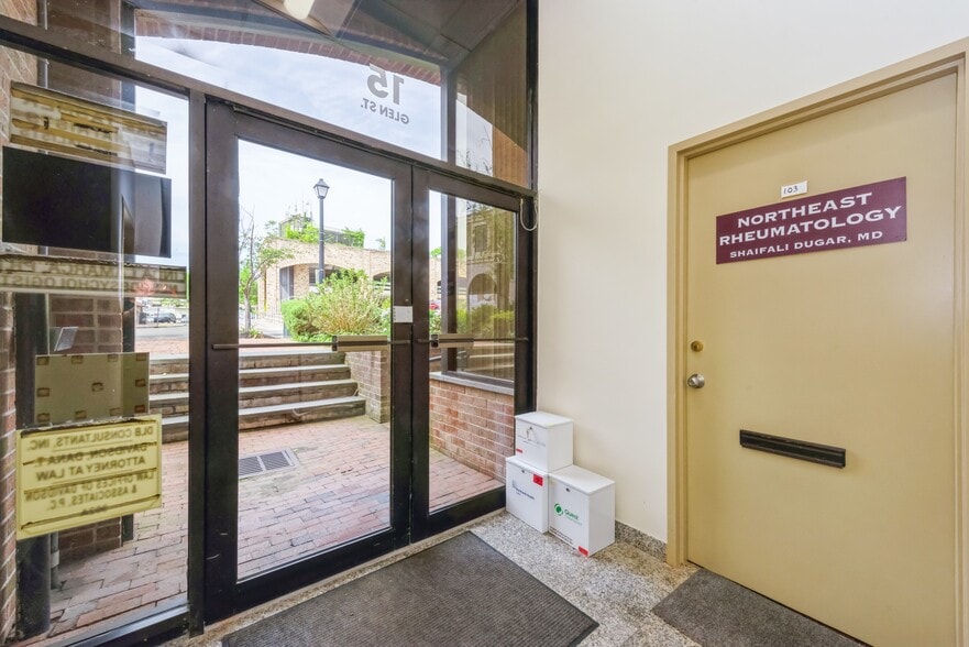 More Photos Of 15 Glen St, Glen Cove Office For Lease