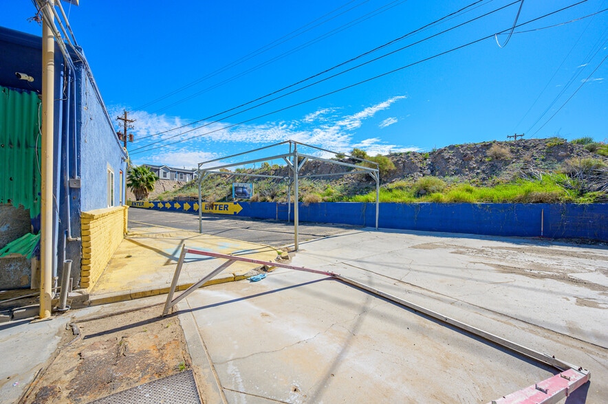 More Photos Of 1770 Highway 95, Bullhead City Specialty For Sale