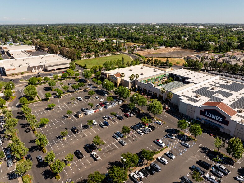 More Photos Of 1742-1746 W Olive Ave, Merced Storefront For Sale