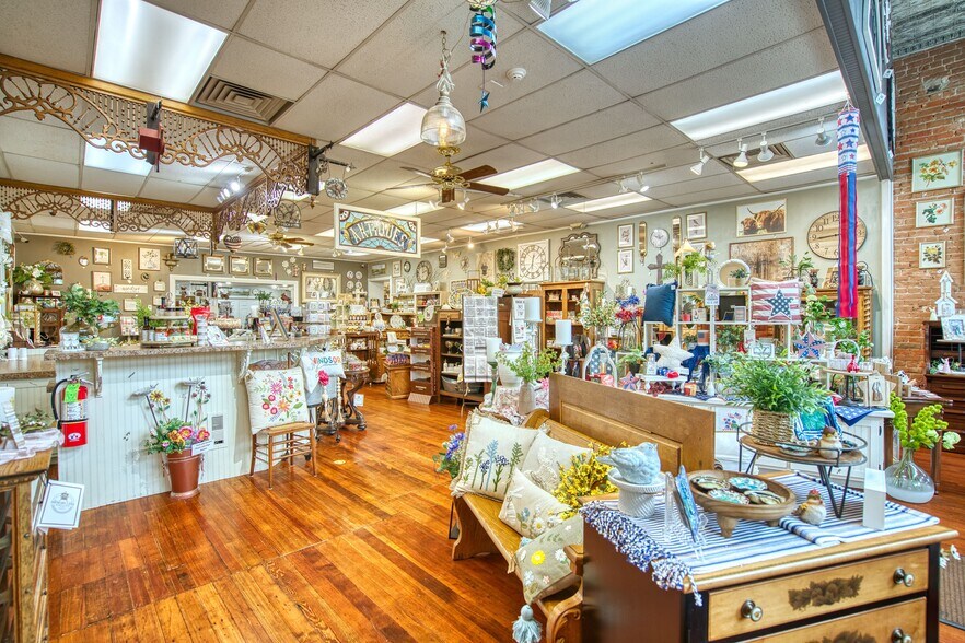 More Photos Of 426 Main St, Windsor Storefront Retail Residential For Sale