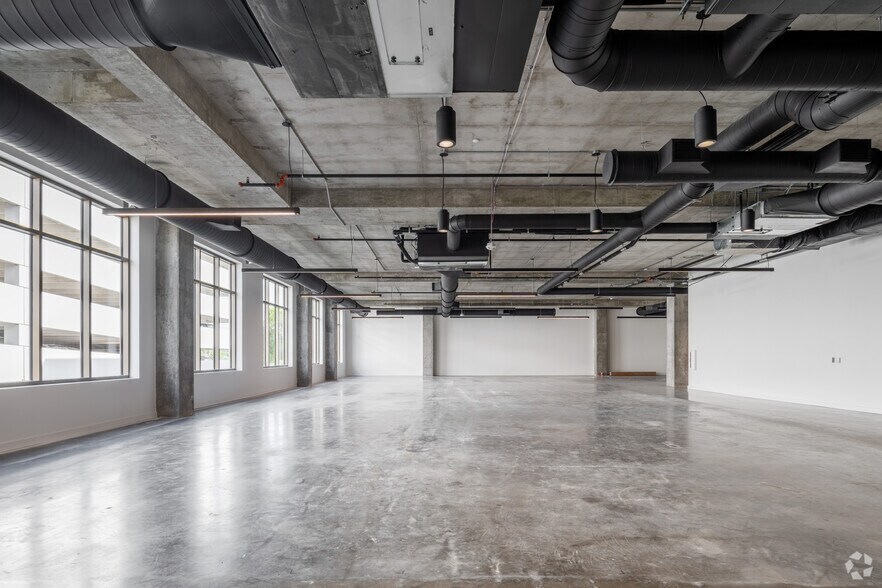 More Photos Of 3232 E Cesar Chavez St, Austin Unknown For Lease