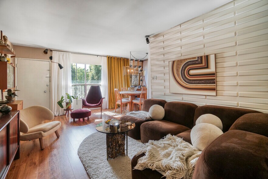 More Photos Of 904 N Spaulding Ave, Los Angeles Apartments For Sale