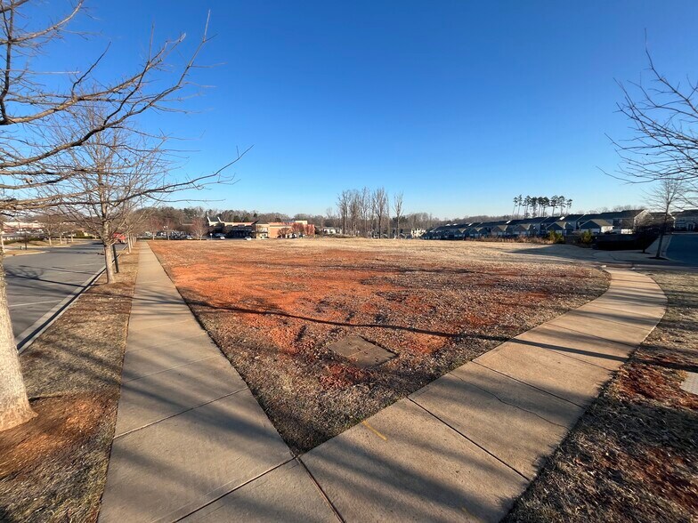 More Photos Of 945 South Point Rd, Belmont Storefront Retail Office For Lease