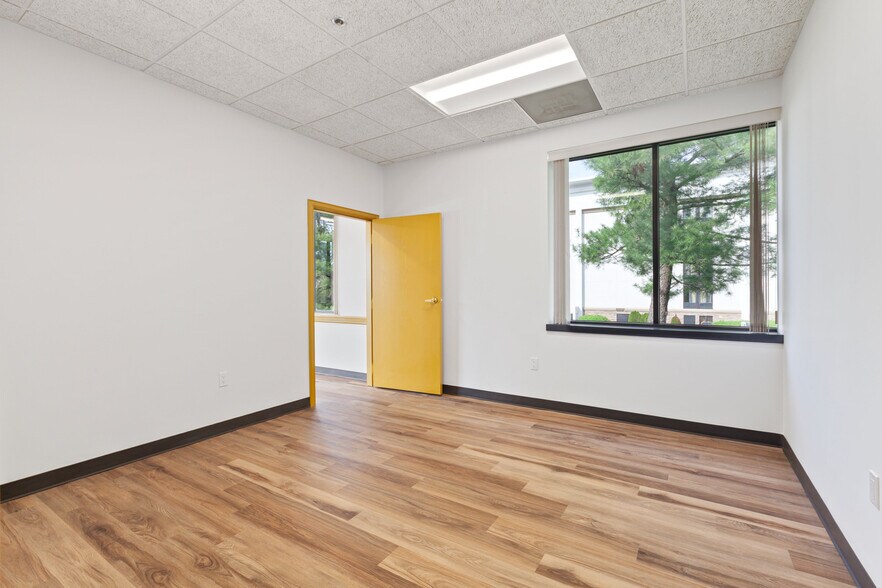 More Photos Of 1025 Berkshire Blvd, Wyomissing Medical For Lease