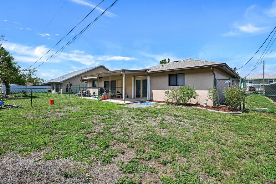 More Photos Of 4707 SW 8th Pl, Cape Coral Apartments For Sale