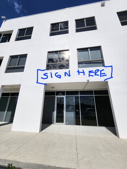 More Photos Of 18501 Pines Blvd, Pembroke Pines Office For Lease