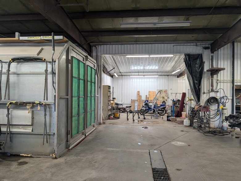 More Photos Of 1140 N Broadway St, Spring Valley Auto Repair For Sale