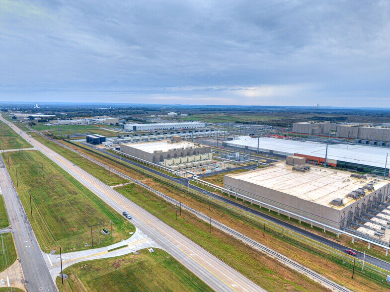 More Photos Of 1220 SE 9th St, Pryor Apartments For Sale