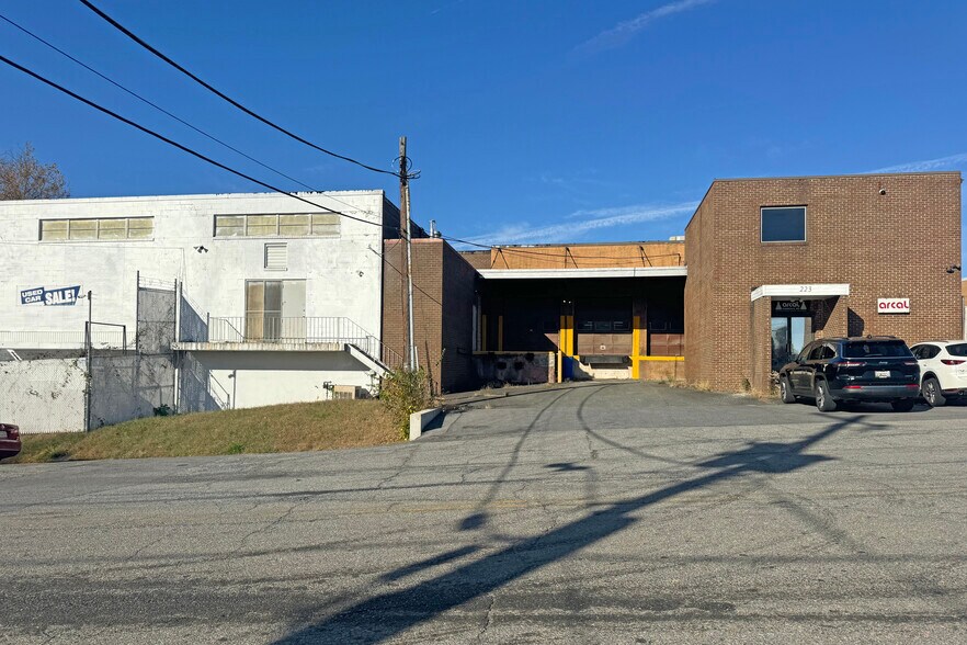 More Photos Of 223 Westhampton Ave, Capitol Heights Warehouse For Sale