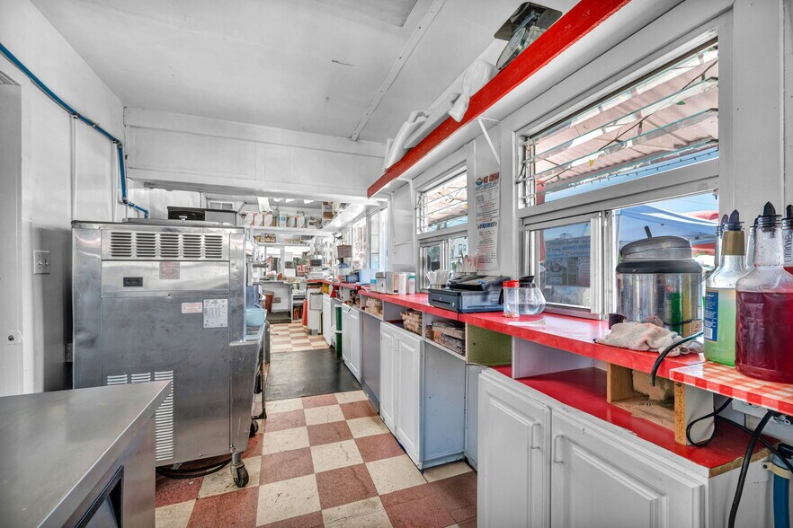 More Photos Of 198 Main St, Bridgeport Restaurant For Sale