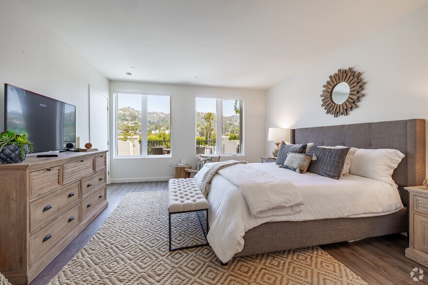 More Photos Of 7520-7566 W Sunset Blvd, Los Angeles Apartments For Lease