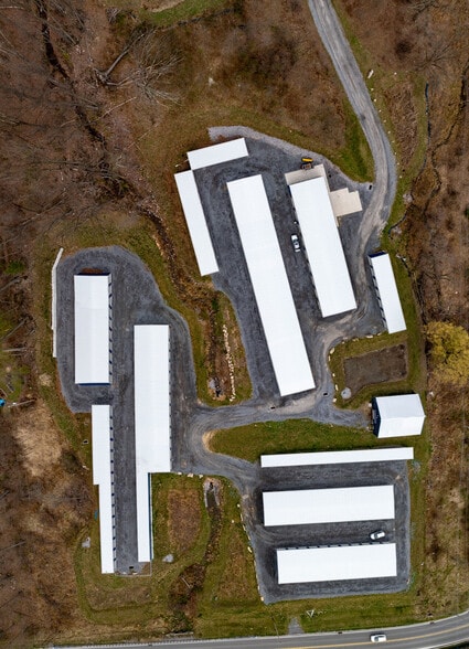 More Photos Of 1122 Amelia Ave, Altoona Self Storage For Sale