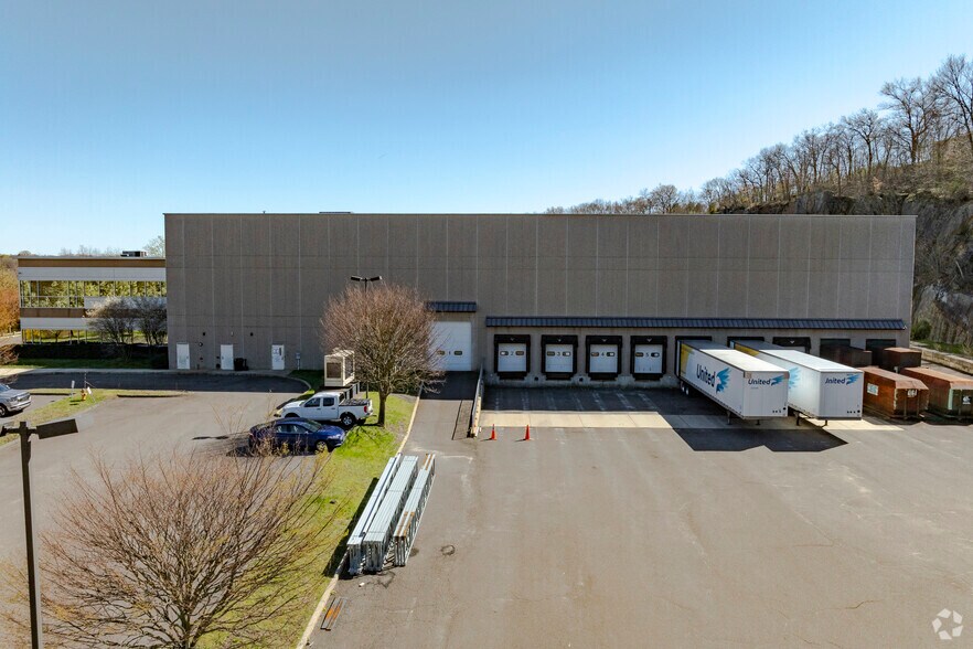 More Photos Of 20 Constitution Blvd S, Shelton Warehouse For Lease