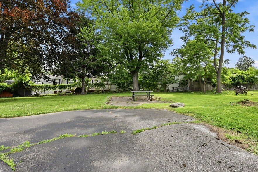 More Photos Of 103 Garris Rd, Downingtown Medical For Sale