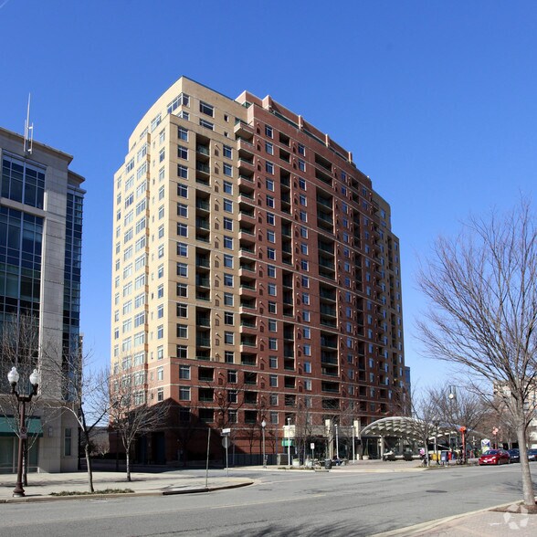 More Photos Of 901 N Nelson St, Arlington Apartments For Lease