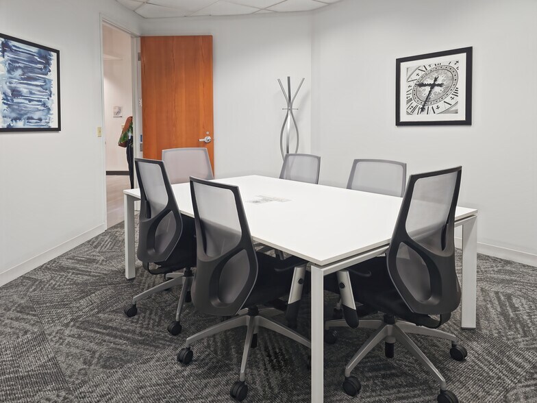 More Photos Of 5 Centerpointe Dr, Lake Oswego Coworking Space