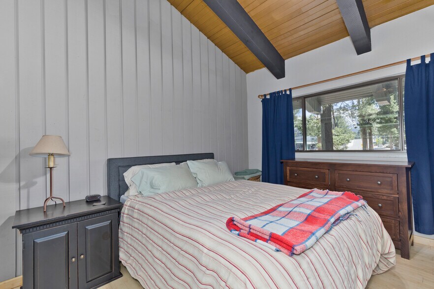 More Photos Of 38 Laurel Mountain Rd, Mammoth Lakes Storefront Retail Office For Sale