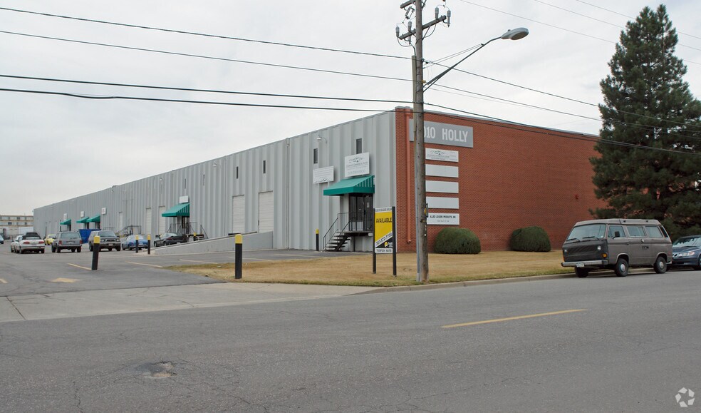 More Photos Of 4010 Holly St, Denver Warehouse For Lease