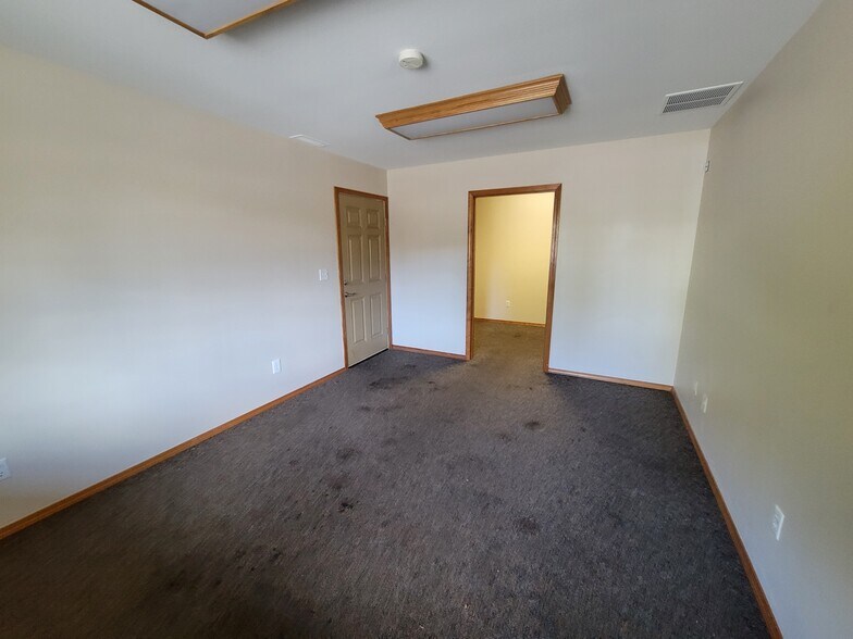 More Photos Of 102 Sales Barn Rd, Kelso Warehouse For Sale