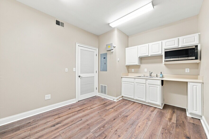 More Photos Of 965 Piedmont Rd NE, Marietta Office For Lease