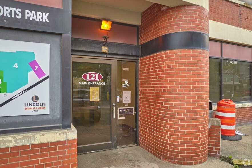 More Photos Of 121 Lincoln Ave, Rochester Manufacturing For Lease