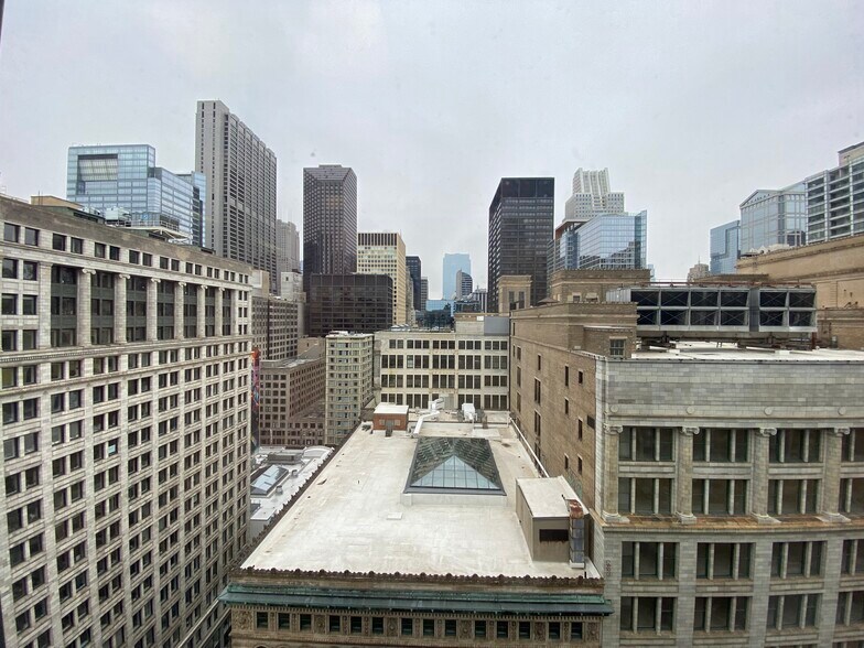 More Photos Of 50 E Washington St, Chicago Office For Sale