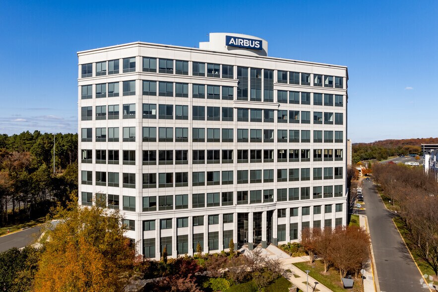More Photos Of 2550 Wasser Ter, Herndon Office For Sale