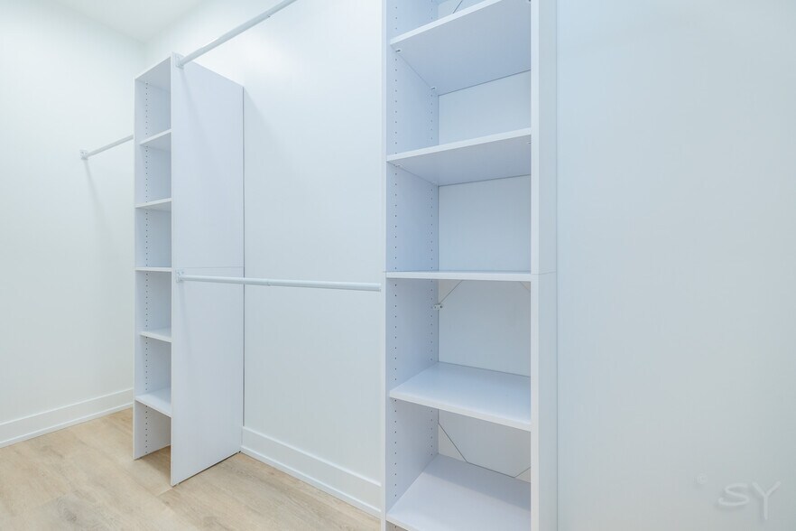 More Photos Of 6050 Eberhart ave, Chicago Apartments For Sale