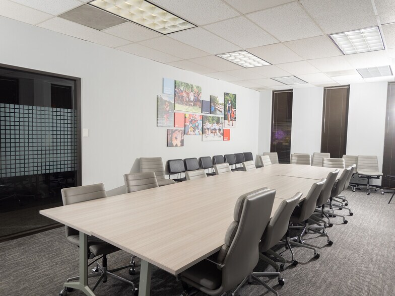 More Photos Of 9225 Katy Fwy, Houston Office For Lease