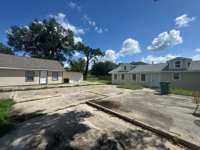 Primary Photo Of 2924 Byley Blvd, Orange Assisted Living For Lease