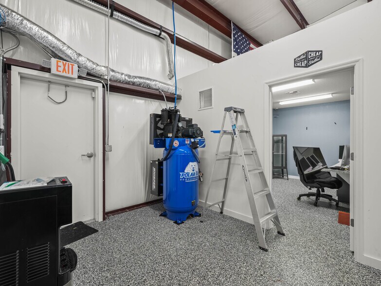 More Photos Of 1220 Huffstetler Dr, Eustis Warehouse For Sale