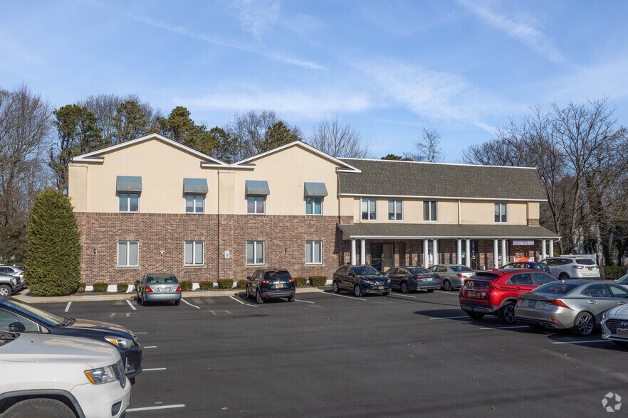 More Photos Of 233 Union Ave, Holbrook Medical For Lease