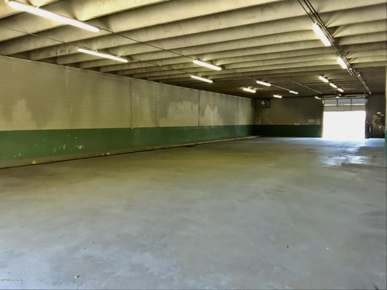 More Photos Of 172 N 2nd St, Granby Warehouse For Sale