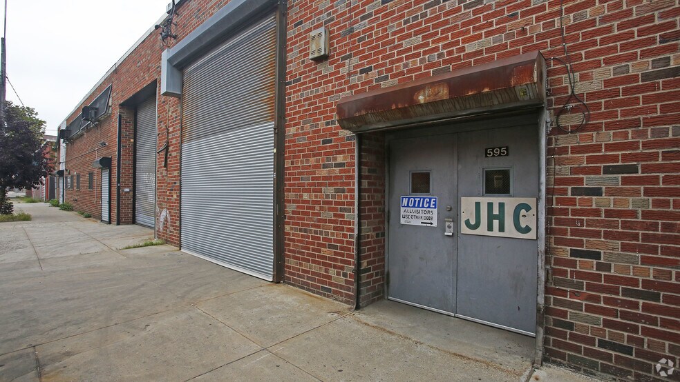 More Photos Of 595 Berriman St, Brooklyn Warehouse For Sale