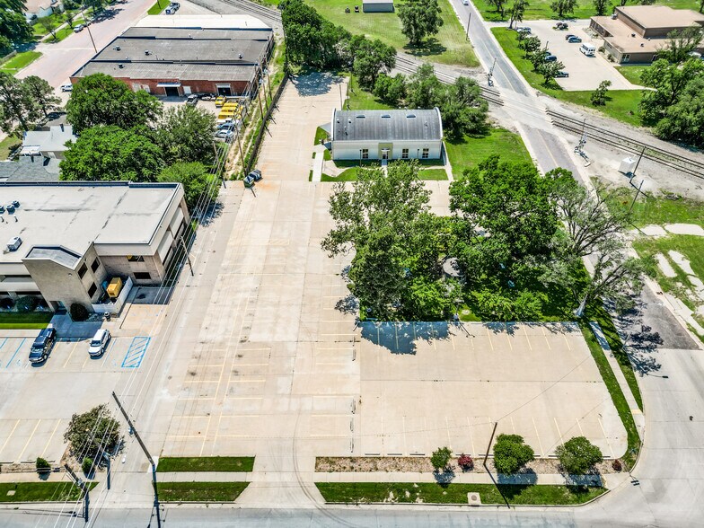 More Photos Of 500 W 1 St Ave, Hutchinson Office For Sale