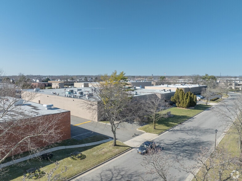 More Photos Of 60 Executive Blvd, Farmingdale Manufacturing For Sale