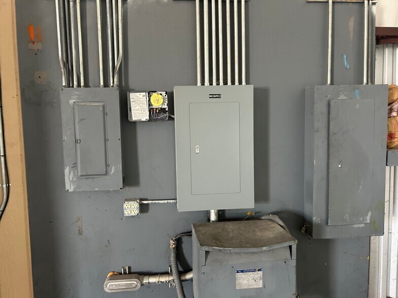 More Photos Of 650 6th St SW, Winter Haven Manufacturing For Lease