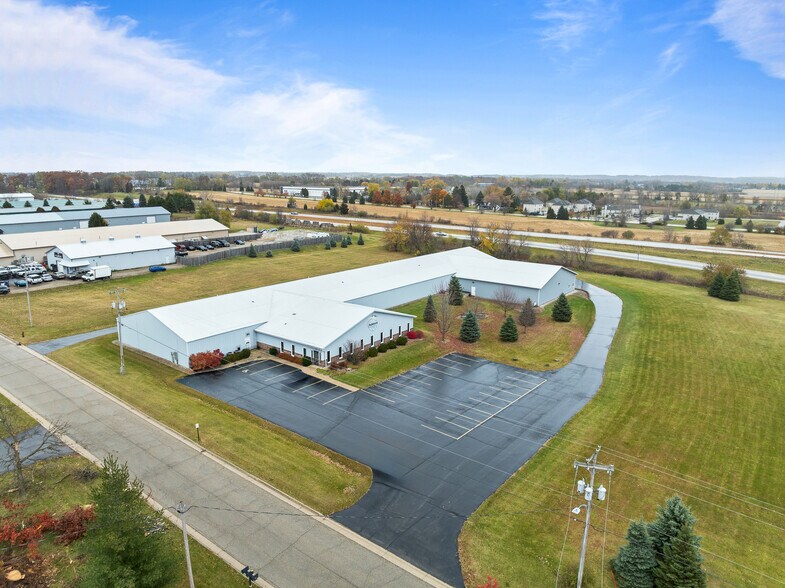 Primary Photo Of 130 Elizabeth Ln, Genoa City Industrial For Lease