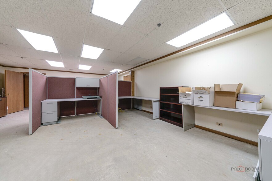 More Photos Of 1017-1019 W Park Ave, Libertyville Medical For Sale