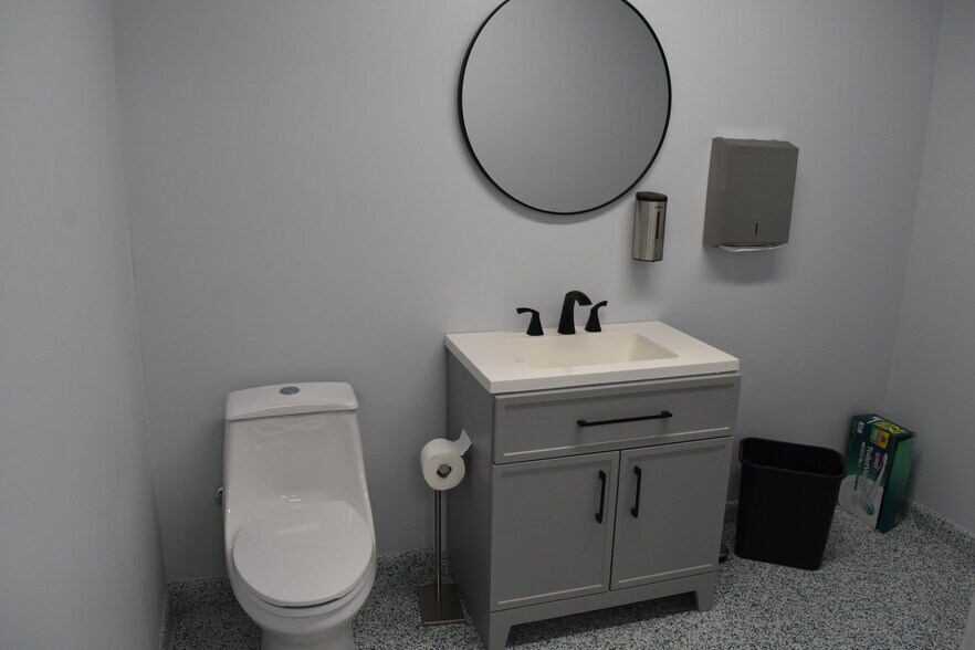 More Photos Of 8998 N 130th Ave, Largo Manufacturing For Sale