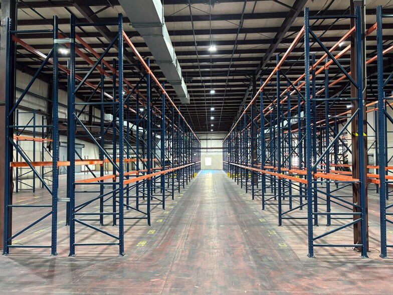 More Photos Of 242 Delsea Dr, Hurffville Warehouse For Lease