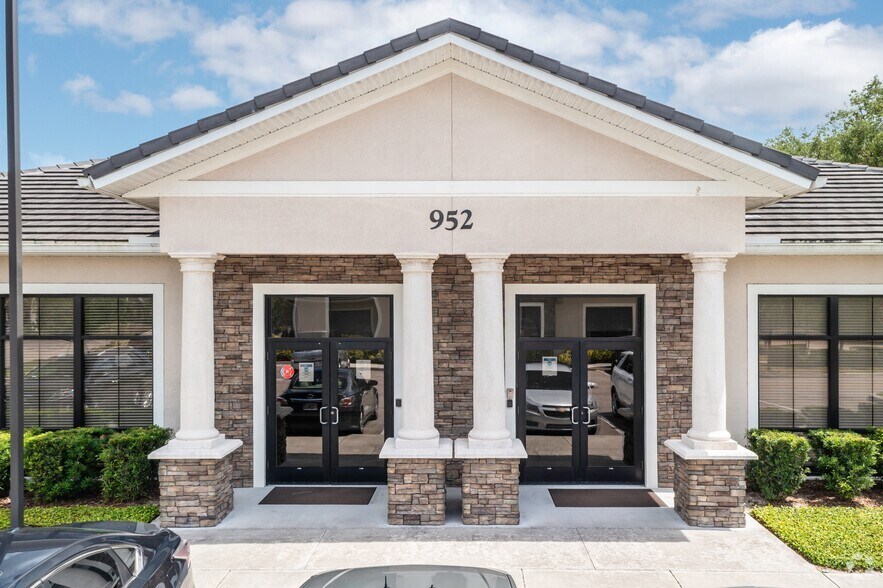 More Photos Of 952 International Pky, Lake Mary Office For Sale