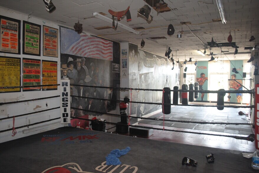 More Photos Of 506 S Broadway, Baltimore Storefront Retail Office For Lease