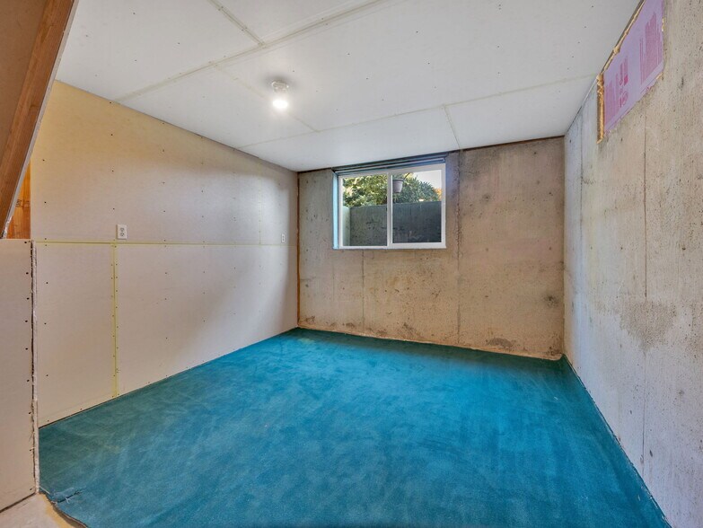 More Photos Of 44434 SE Coalman Rd, Sandy Light Manufacturing For Sale