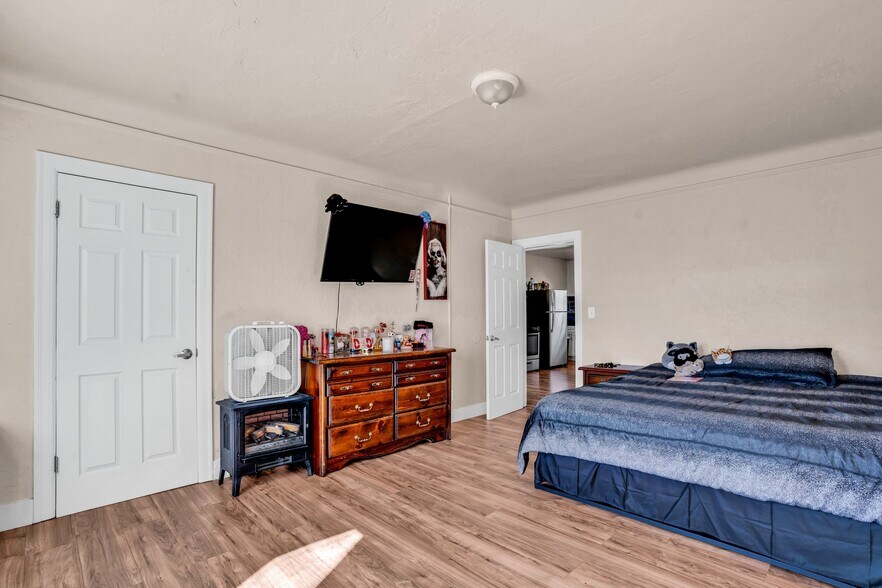 More Photos Of 25-45 W 10th St, Pittsburg Apartments For Sale