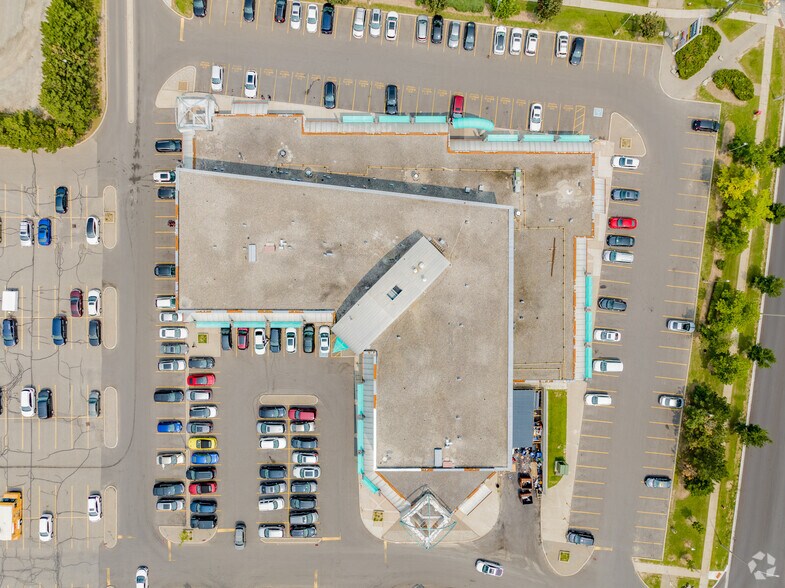 More Photos Of 10 Gillingham Dr, Brampton Office For Lease